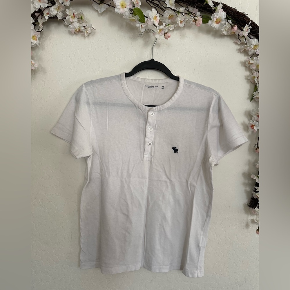 Abercrombie & Fitch White Short Sleeve Tee